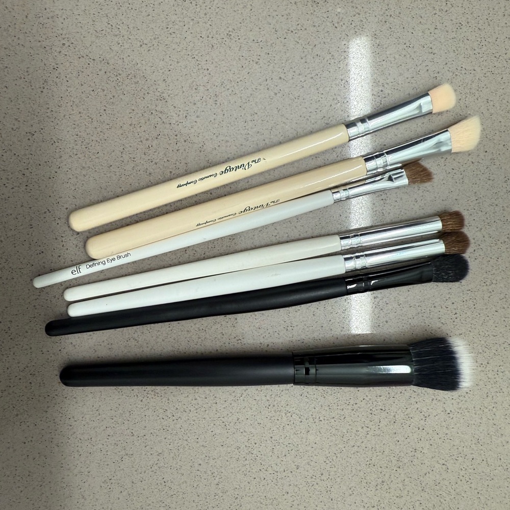 Professional Makeup Brush Set - Black, Cream, White